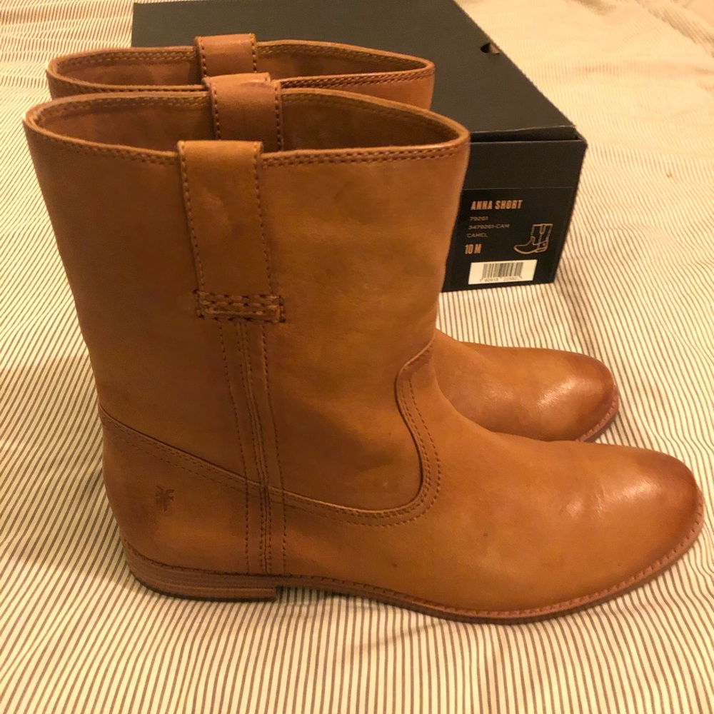 Frye Women’s Anna leather ankle boot